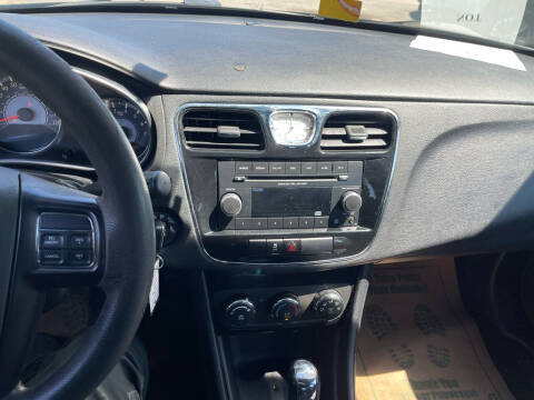 2014 Chrysler 200 LX