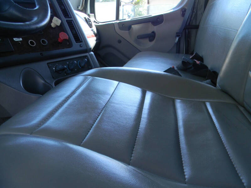 2012 Freightliner M2 112