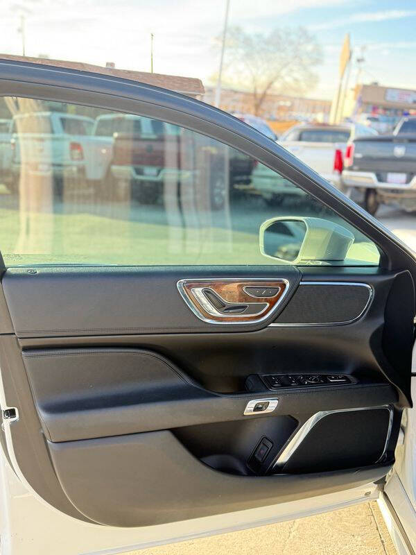 2019 Lincoln Continental Select