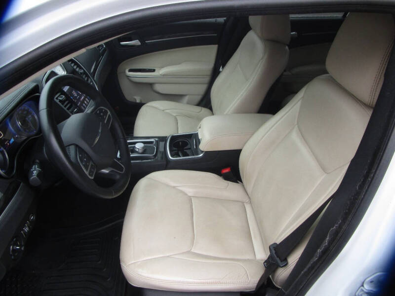 2017 Chrysler 300 Limited