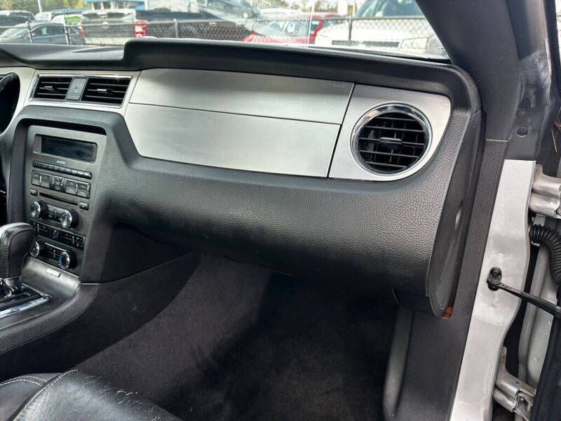 2013 Ford Mustang V6