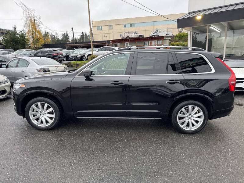 2016 Volvo XC90 T6 Momentum