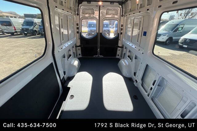 2025 Mercedes-Benz Sprinter