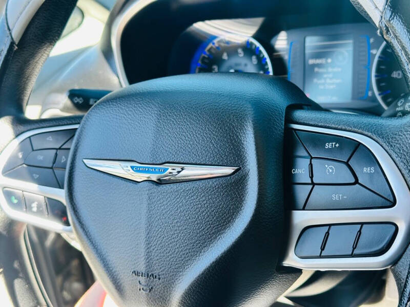 2017 Chrysler Pacifica Touring-L