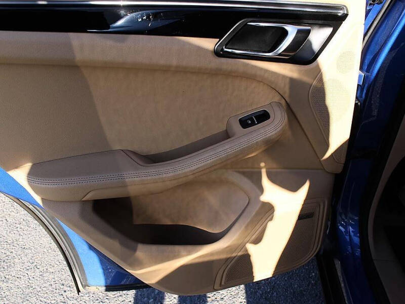 2016 Porsche Macan S