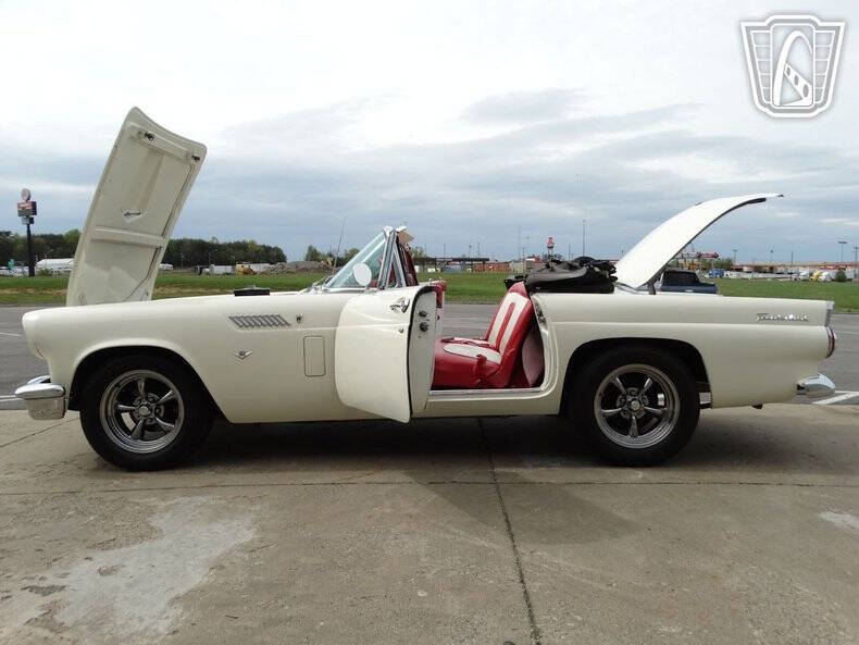 1956 Ford Thunderbird