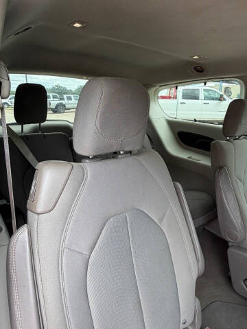 2017 Chrysler Pacifica Touring-L