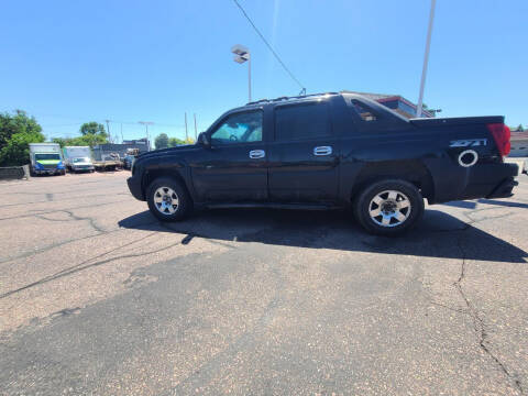 2002 Chevrolet Avalanche for sale at Geareys Auto Sales of Sioux Falls, LLC in Sioux Falls SD
