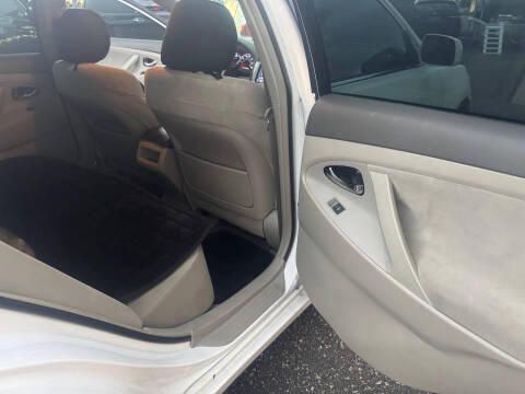 2011 Toyota Camry LE