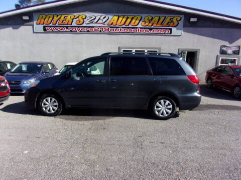 2007 Toyota Sienna for sale at ROYERS 219 AUTO SALES in Dubois PA