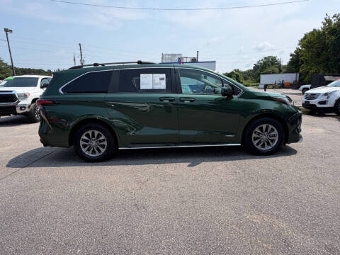 2021 Toyota Sienna LE 8-Passenger