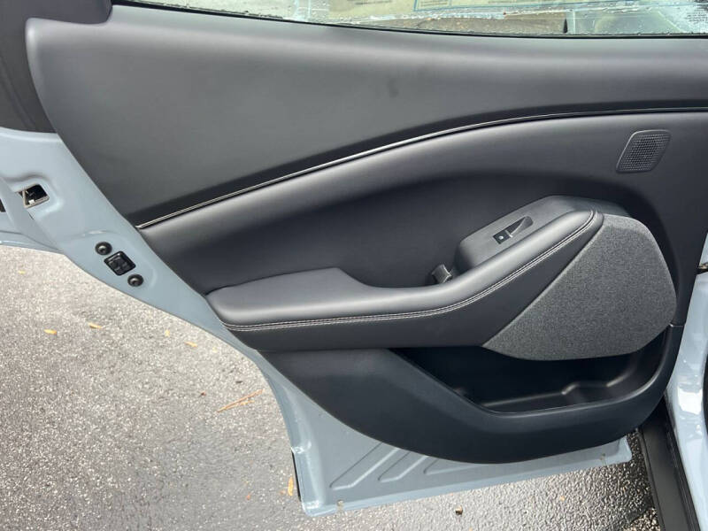 2025 Ford Mustang Mach-E Premium