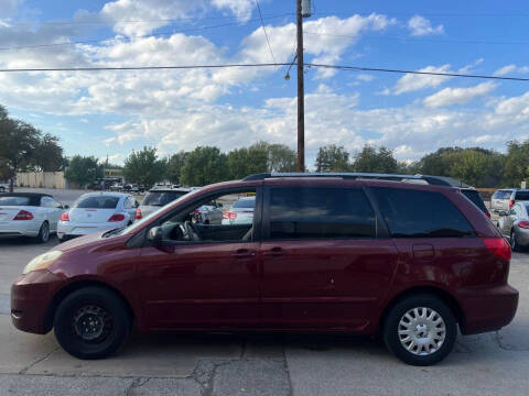 2008 Toyota Sienna for sale at UNITED MOTORS in Mckinney TX