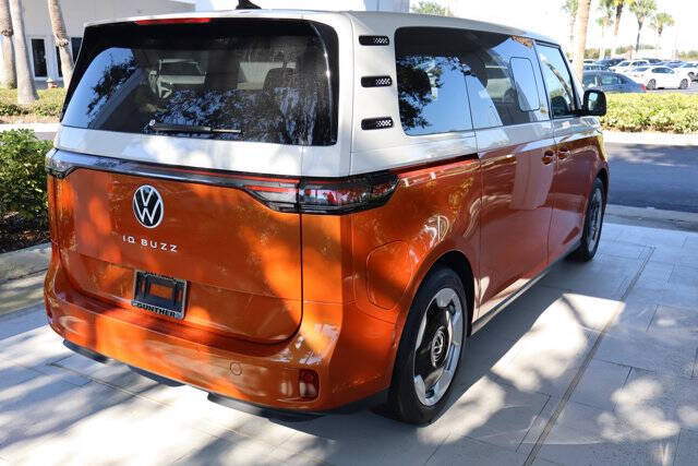 2025 Volkswagen ID. Buzz Pro S Plus