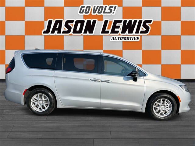 2026 Chrysler Voyager LX