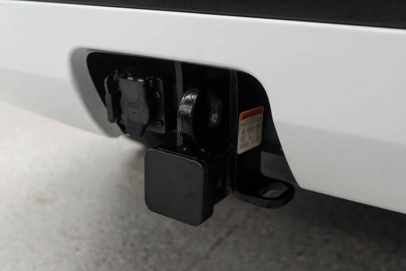 2024 Land Rover Discovery P300 Dynamic SE