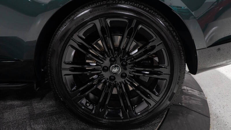 2025 Land Rover Range Rover P530 SE LWB