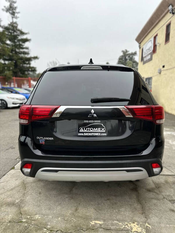 2020 Mitsubishi Outlander ES photo 5