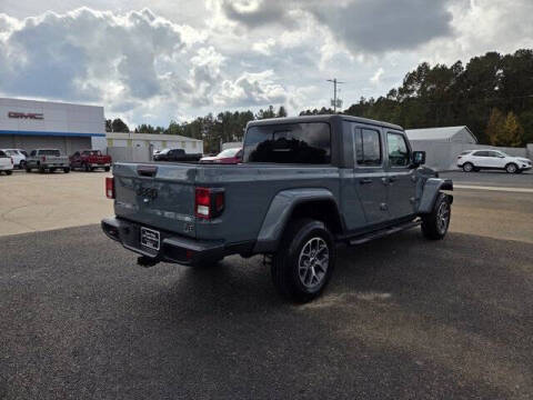 2024 Jeep Gladiator Sport S