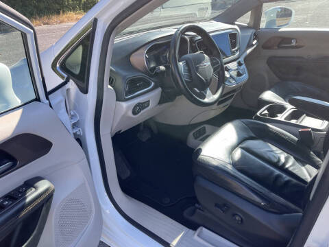 2017 Chrysler Pacifica Touring Plus