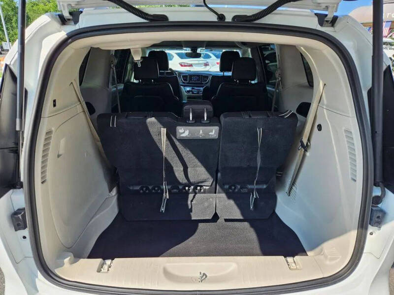 2021 Chrysler Voyager LXi