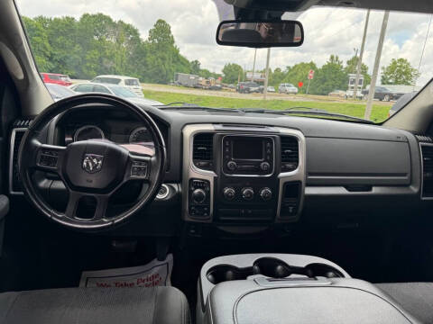 2015 RAM 1500 SLT
