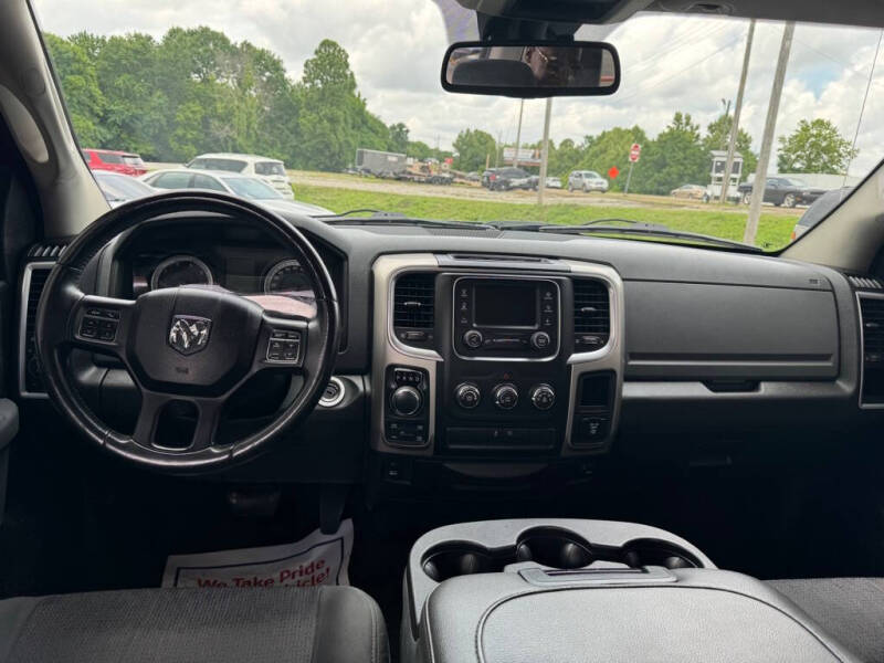 2015 RAM 1500 SLT
