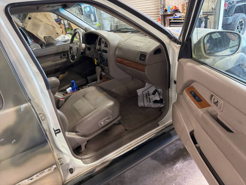 2003 Nissan Pathfinder LE