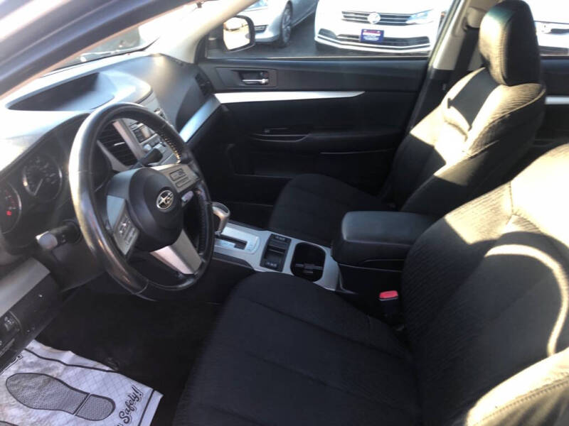 2011 Subaru Legacy 2.5i Premium