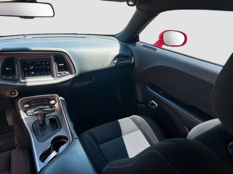 2022 Dodge Challenger SXT