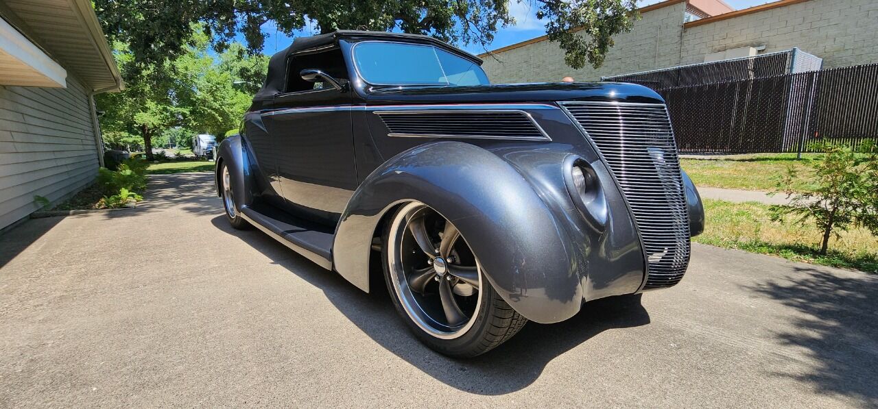 1937 Ford Roadster 1