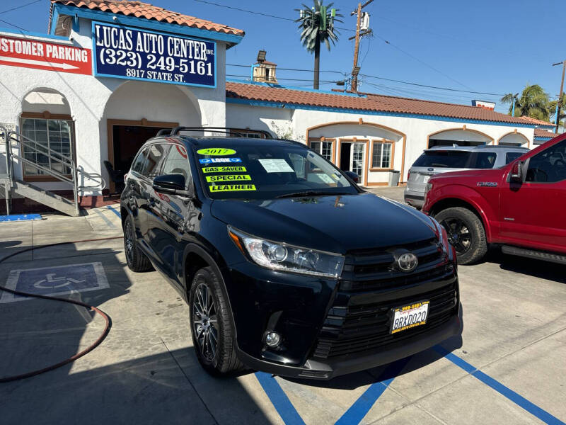 2017 Toyota Highlander SE photo 2