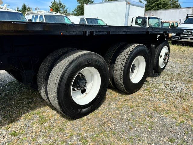 2015 Freightliner 114 SD