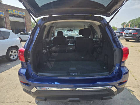 2020 Nissan Pathfinder SV