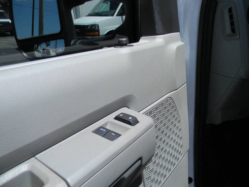 2024 Ford E-350