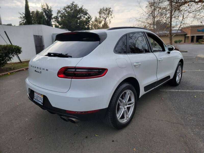 2015 Porsche Macan S photo 4