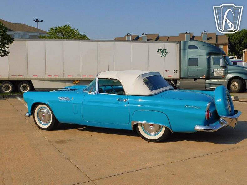 1956 Ford Thunderbird