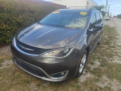 2017 Chrysler Pacifica Touring Plus