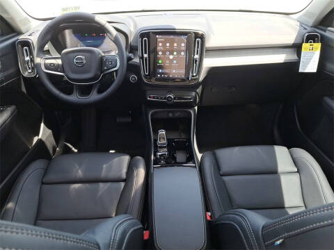 2026 Volvo XC40 B4 Plus