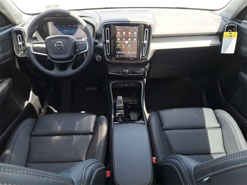 2026 Volvo XC40 B4 Plus