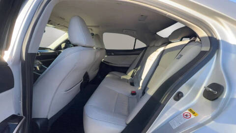 2016 Lexus IS 200t
