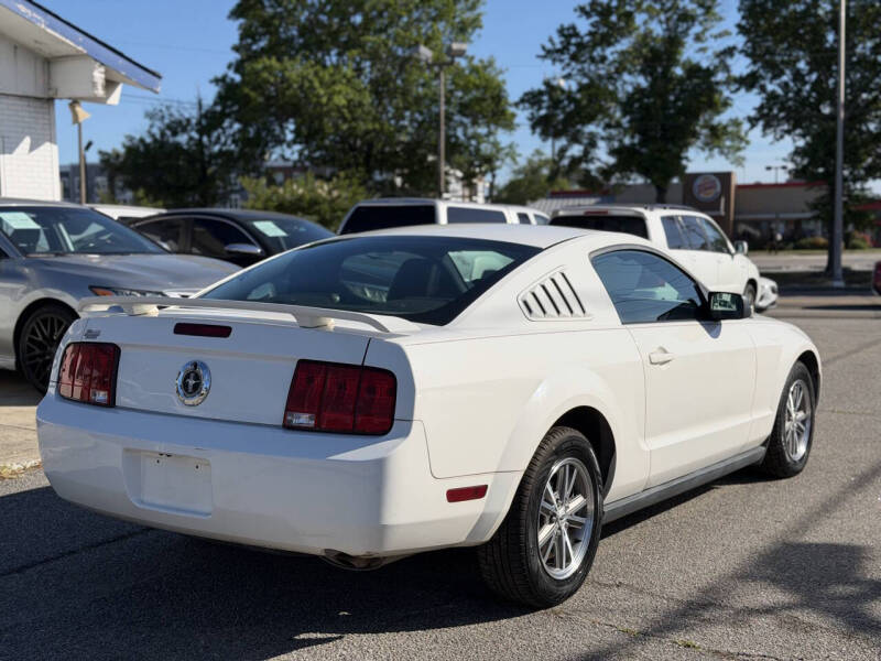 2005 Ford Mustang V6 Premium