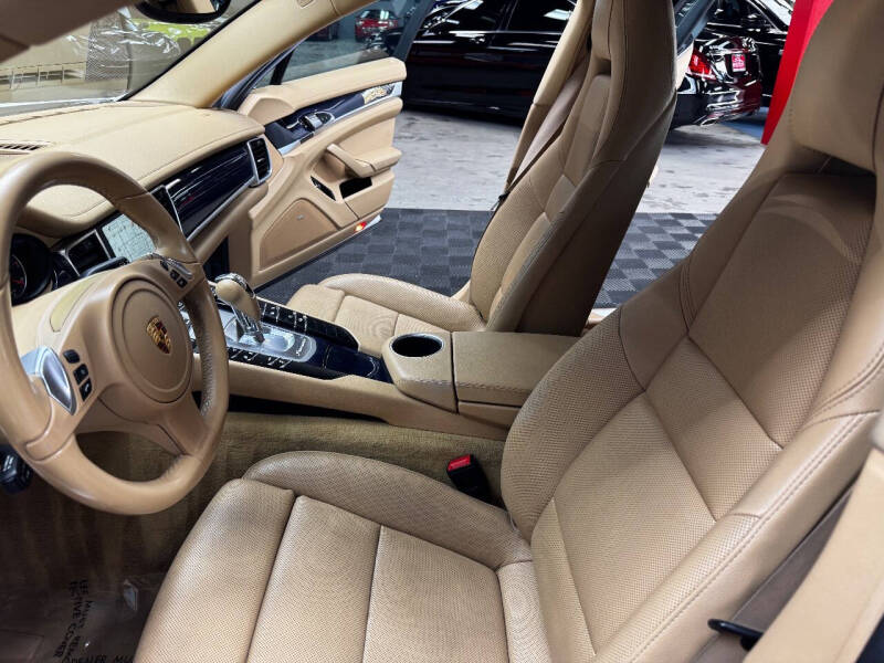 2015 Porsche Panamera 4