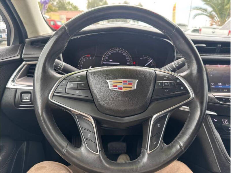 2017 Cadillac XT5 Luxury