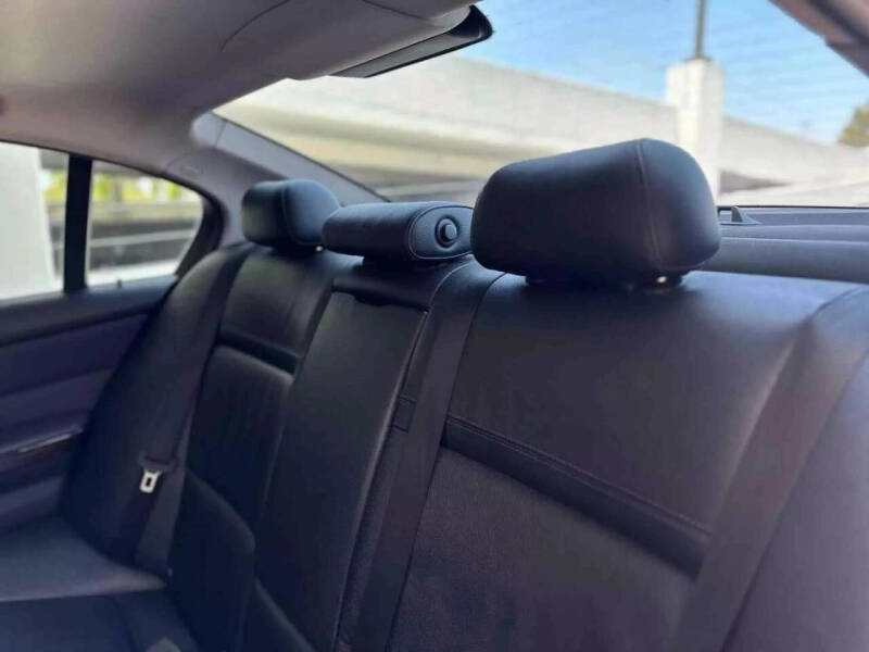 2011 BMW 3 Series 335i