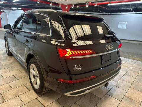 2023 Audi Q7 quattro Premium 55 TFSI