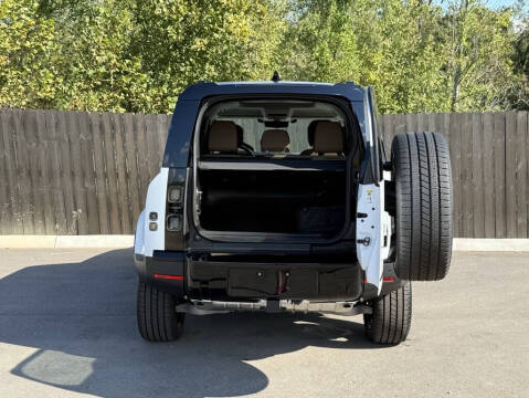 2026 Land Rover Defender 110 P300 S