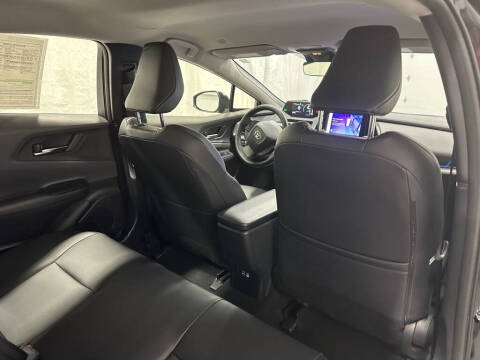 2025 Toyota Prius XLE