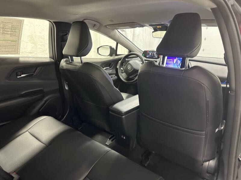 2025 Toyota Prius XLE