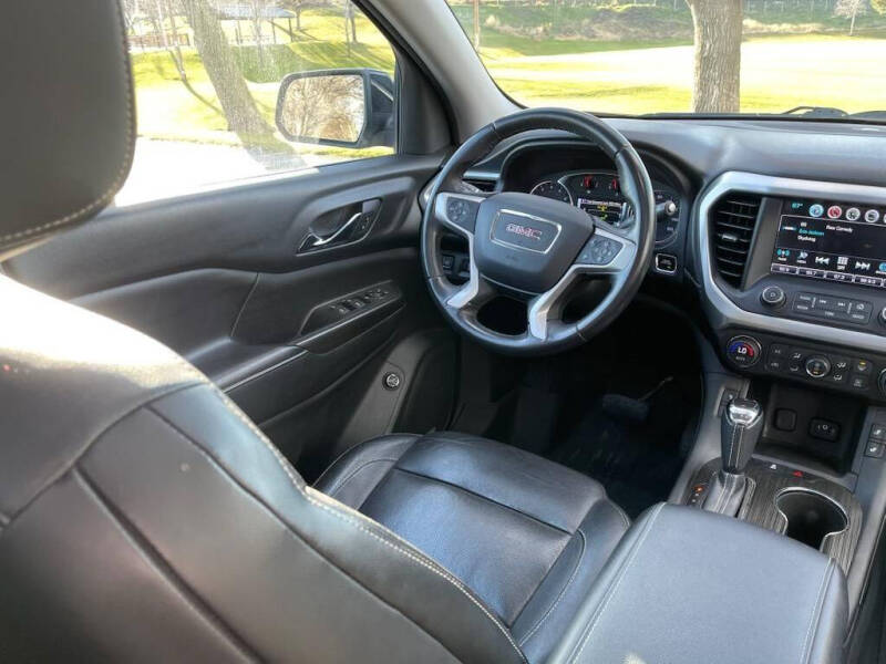 2017 GMC Acadia SLT-1